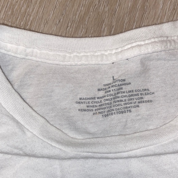 Size Large Graphic Tee Bundle - Picture 9 of 12